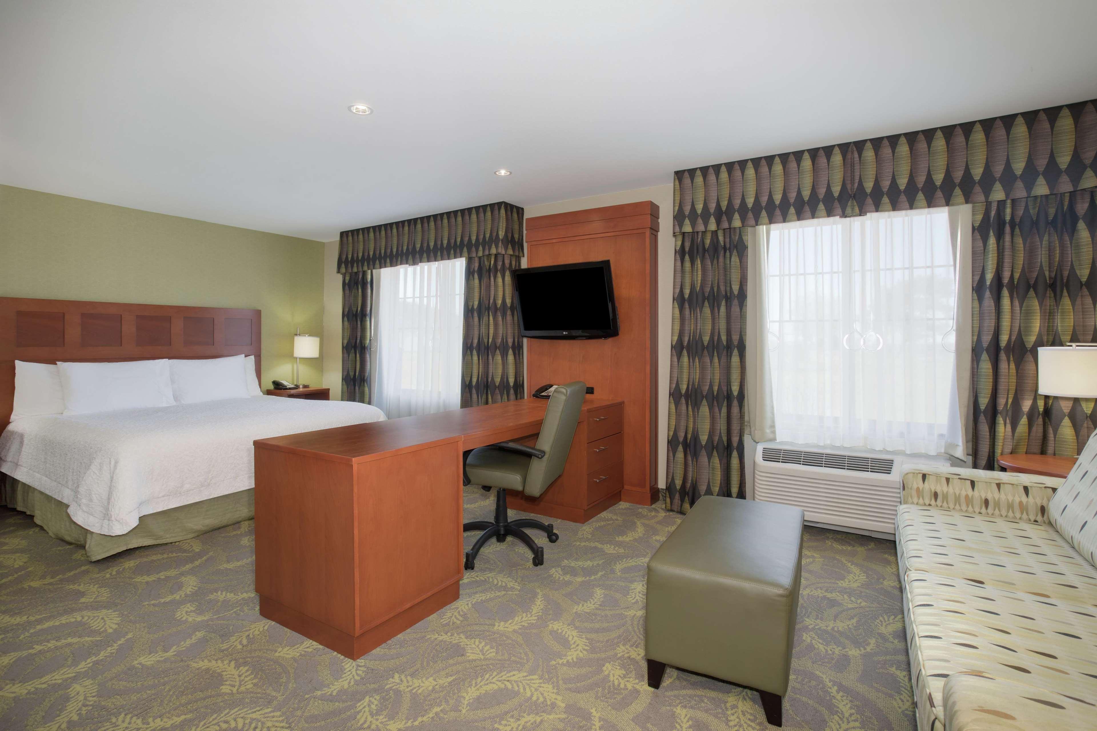 Hampton Inn & Suites Astoria Buitenkant foto