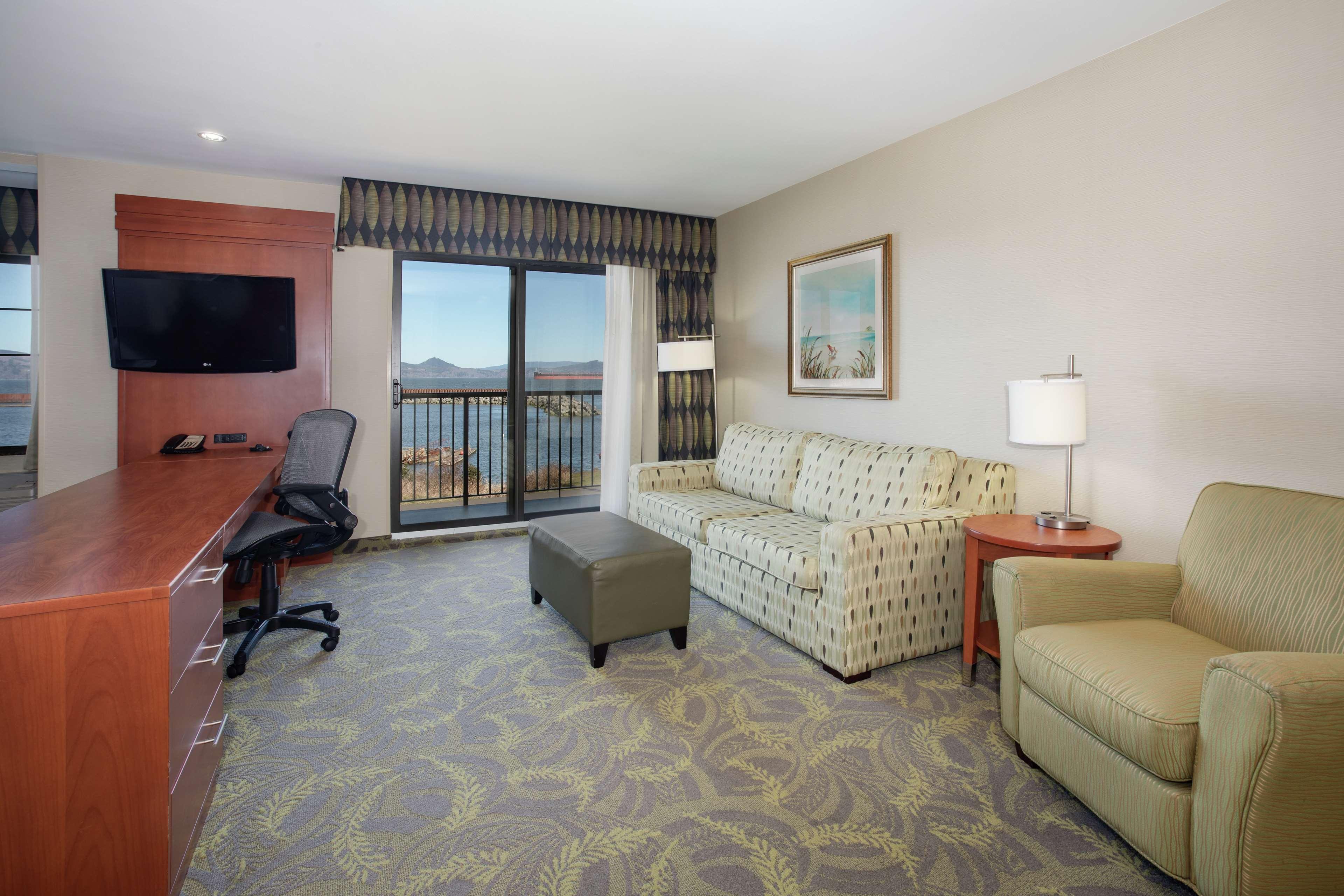 Hampton Inn & Suites Astoria Buitenkant foto