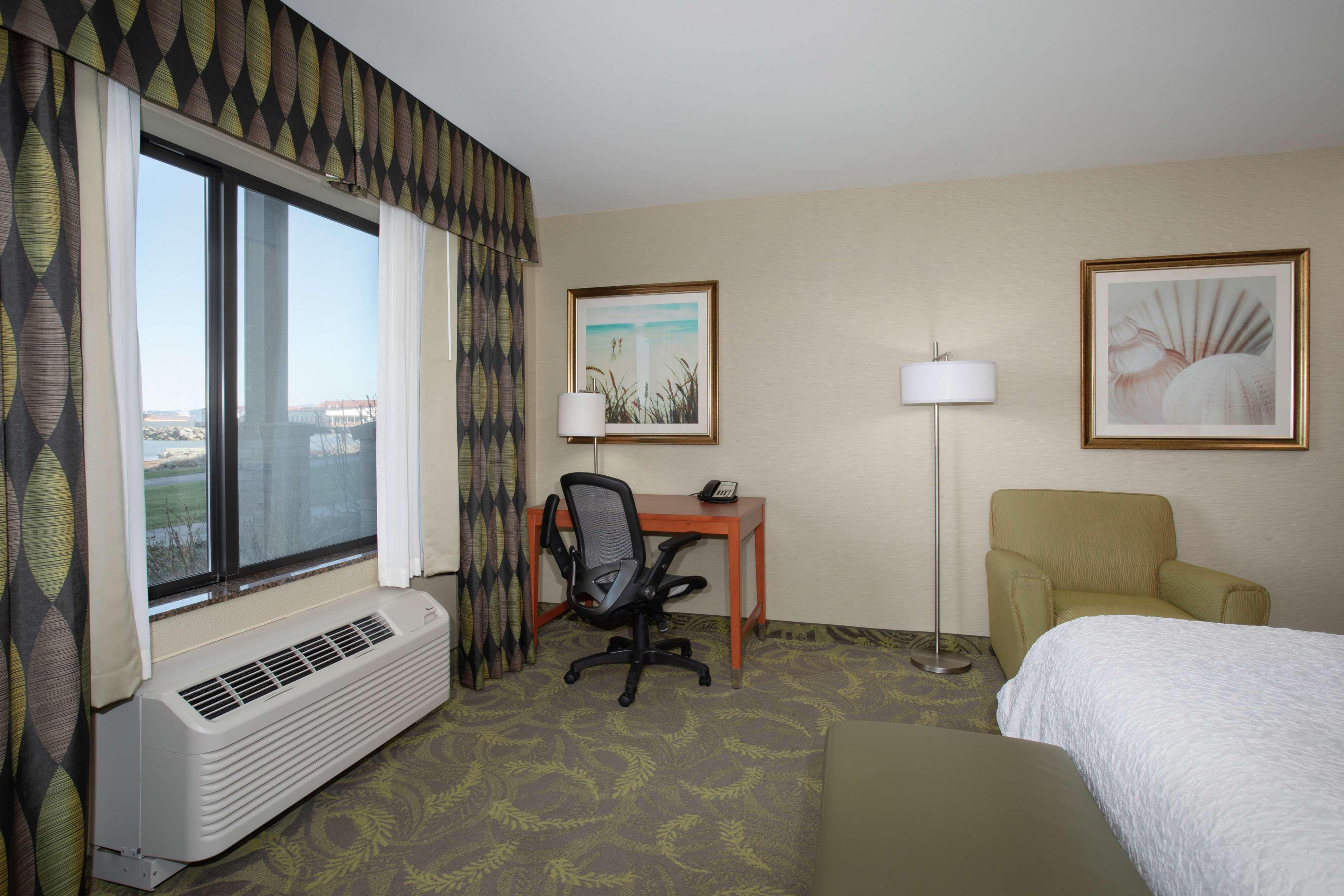 Hampton Inn & Suites Astoria Buitenkant foto