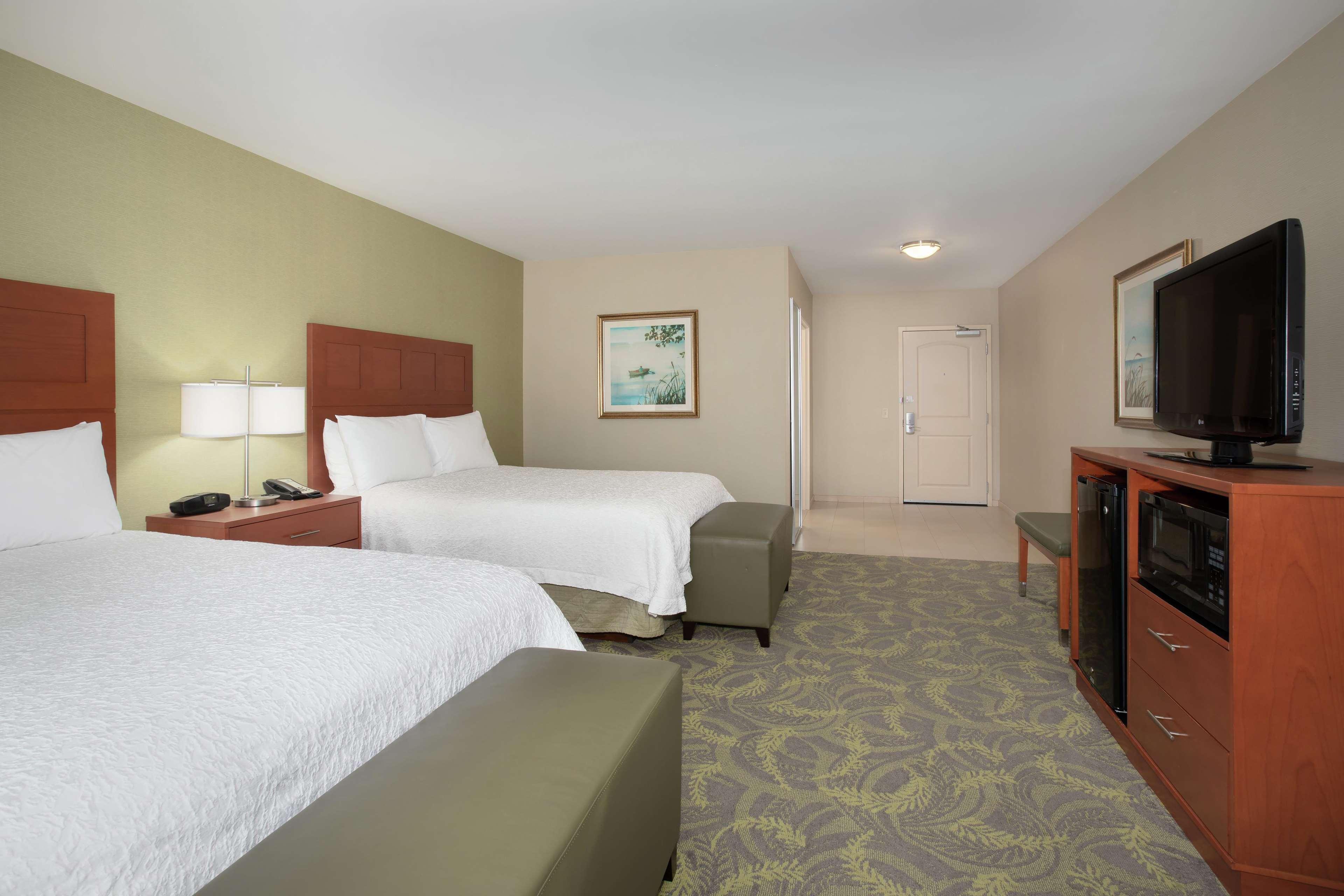 Hampton Inn & Suites Astoria Buitenkant foto