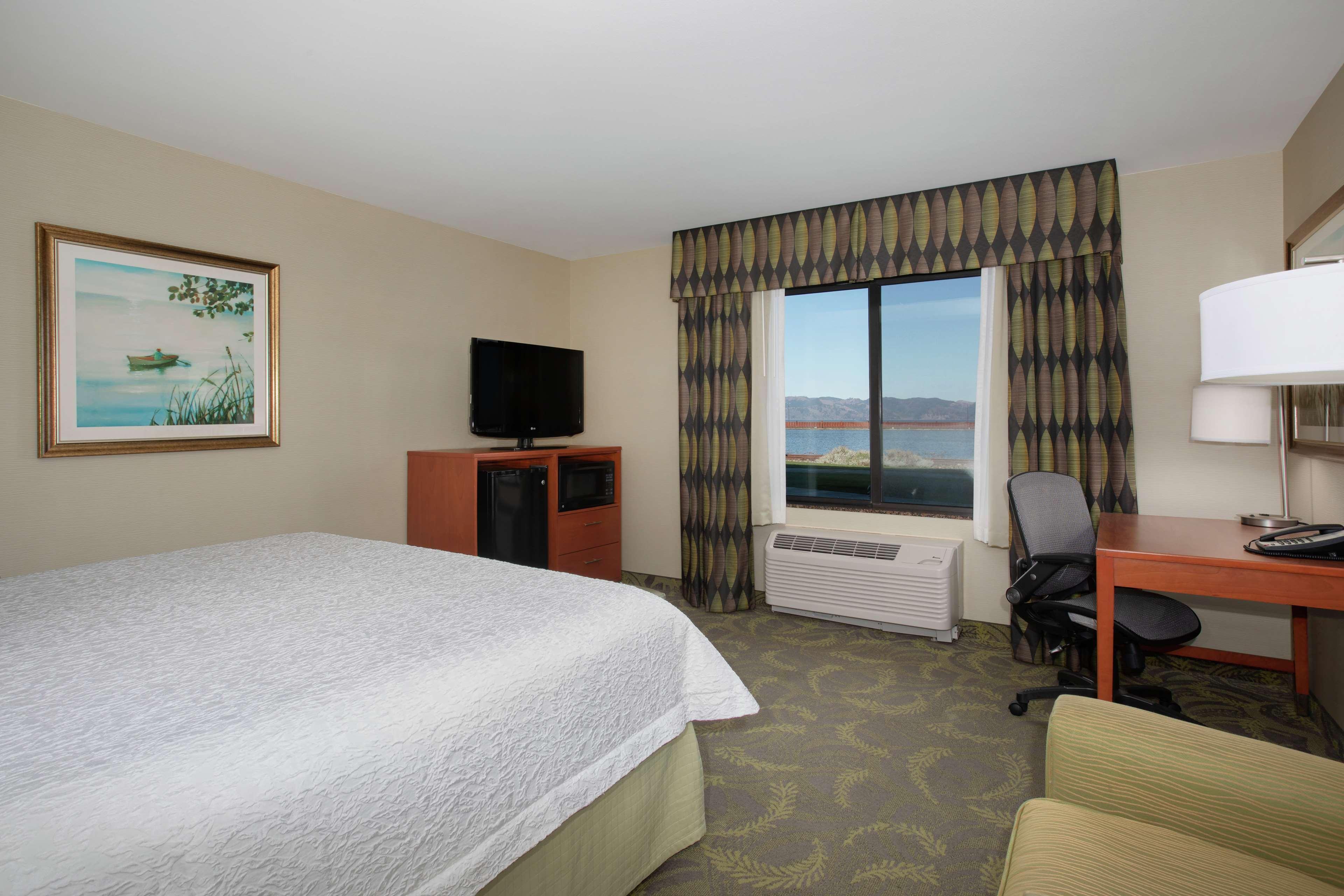 Hampton Inn & Suites Astoria Buitenkant foto