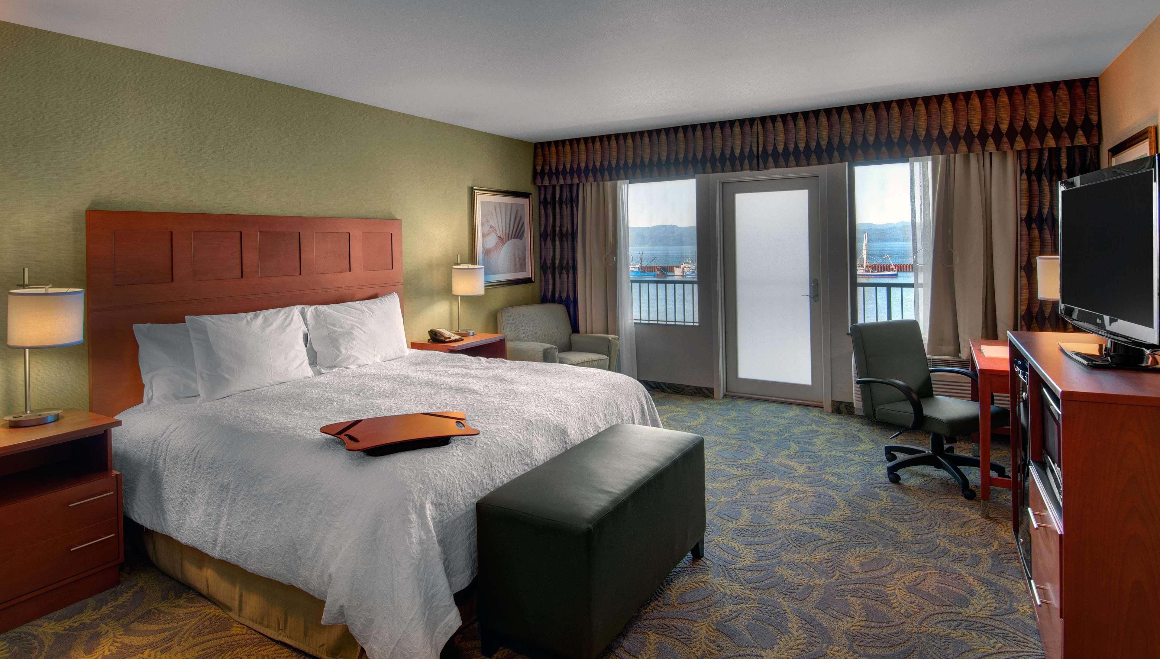 Hampton Inn & Suites Astoria Buitenkant foto