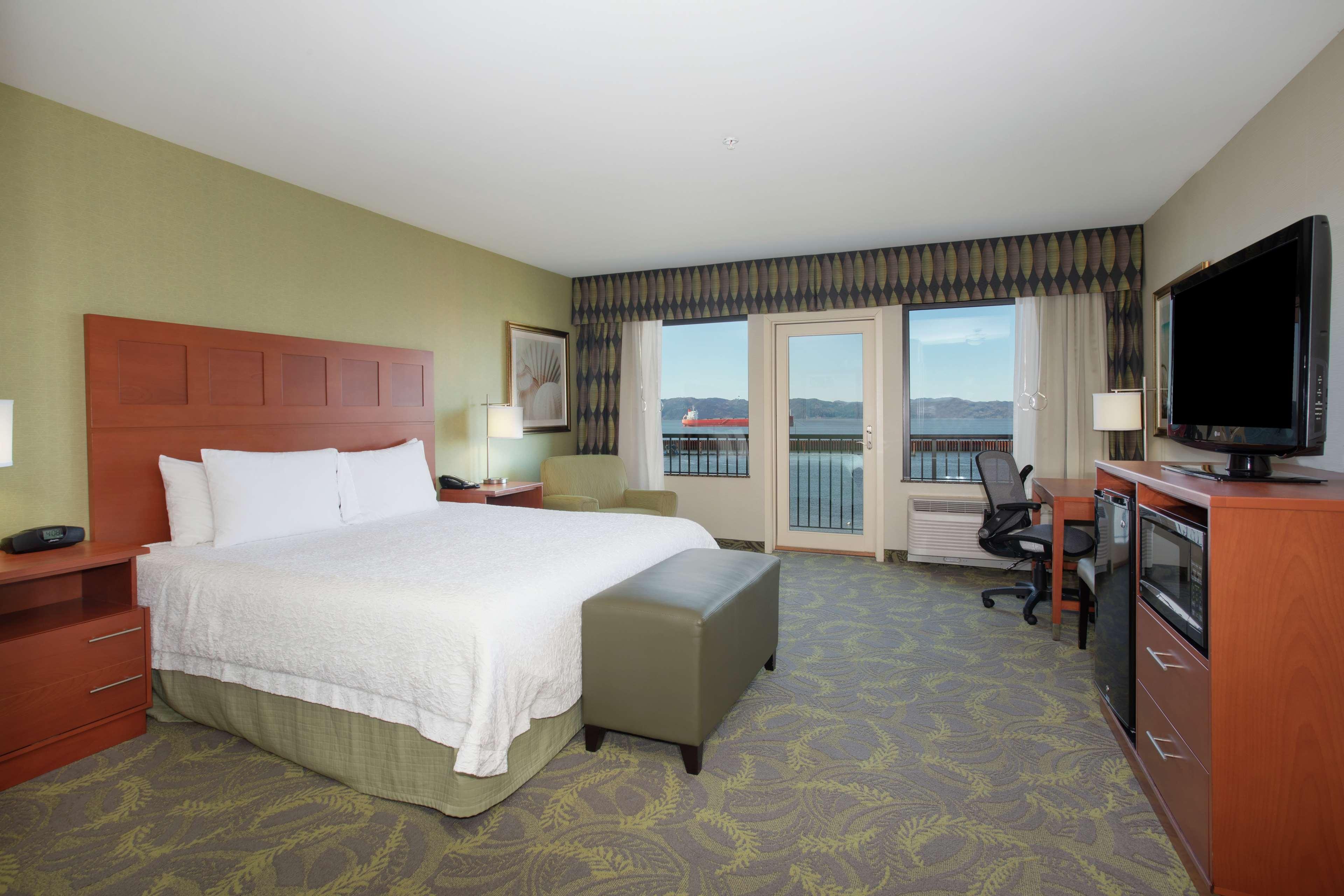 Hampton Inn & Suites Astoria Buitenkant foto