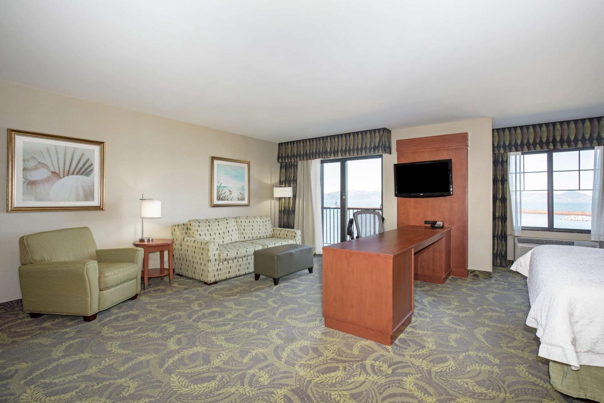 Hampton Inn & Suites Astoria Buitenkant foto