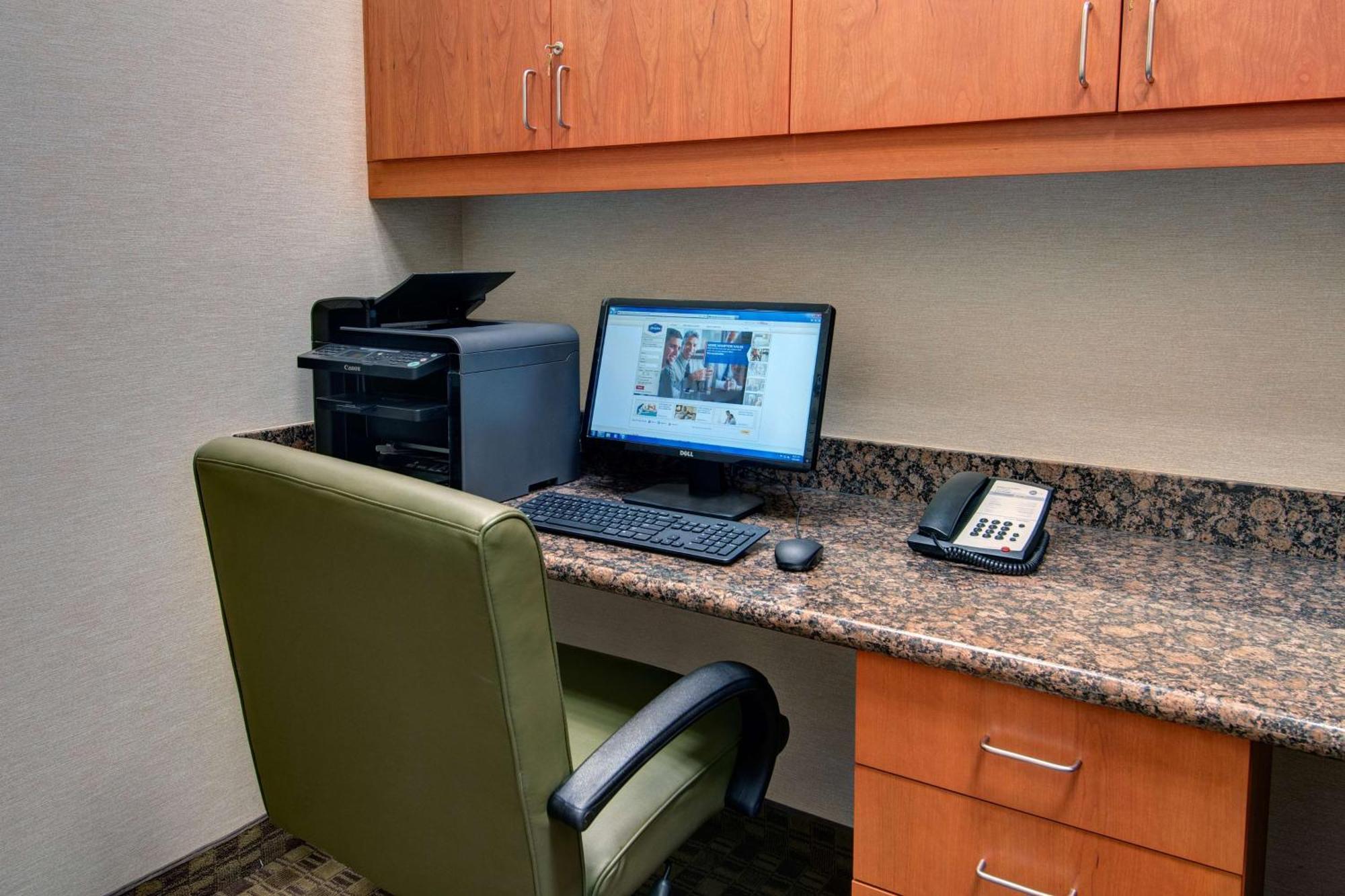 Hampton Inn & Suites Astoria Buitenkant foto