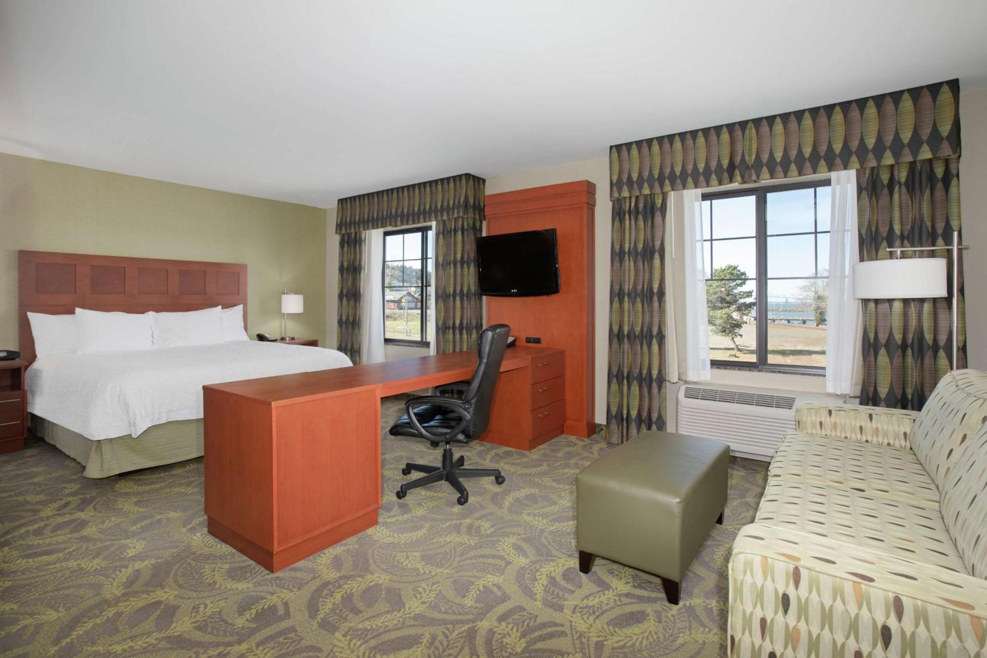 Hampton Inn & Suites Astoria Buitenkant foto